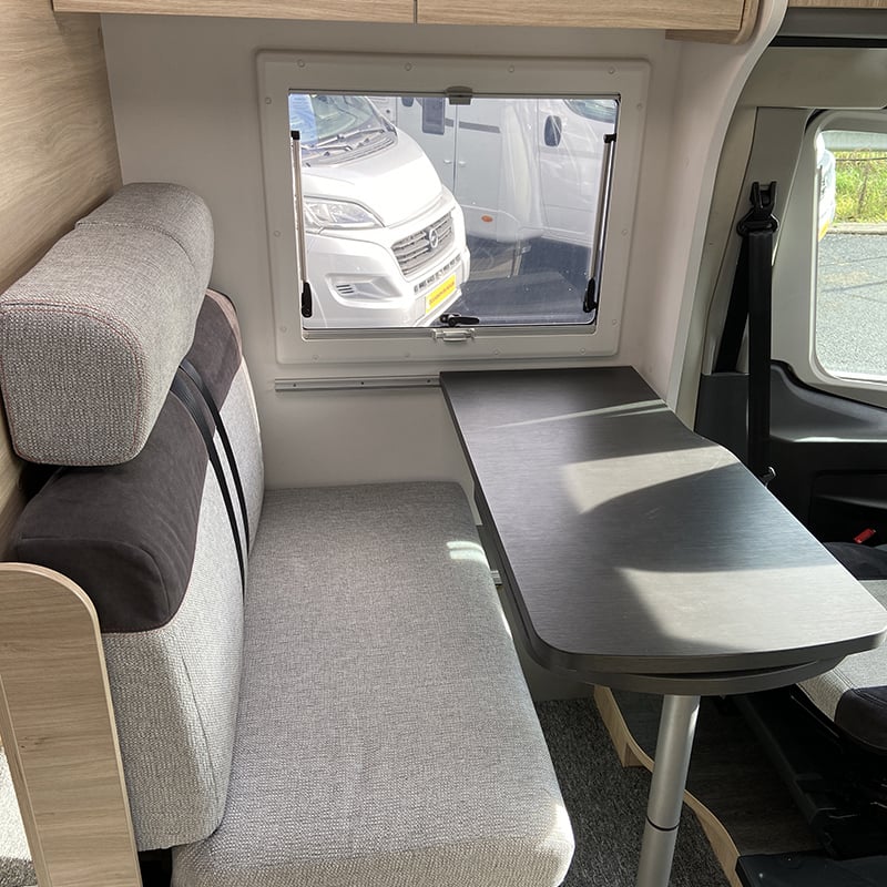 Profilé Challenger S 194 Start Edition salon