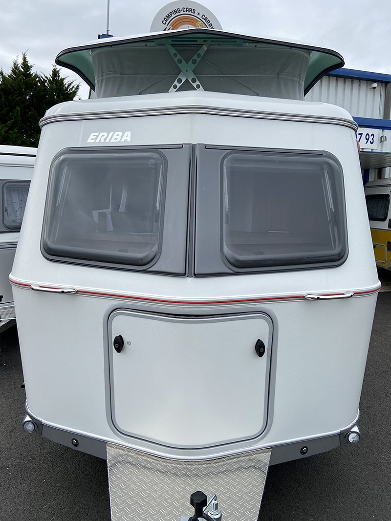 Caravane Eriba Touring 320 Edition Legend 2024 Face Avant toit relevé