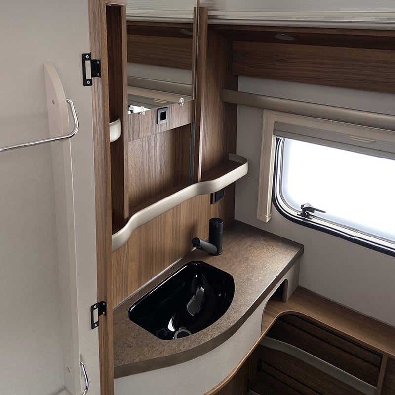 Caravane Eriba Touring 320 Edition Legend 2024 Sanitaire lavabo