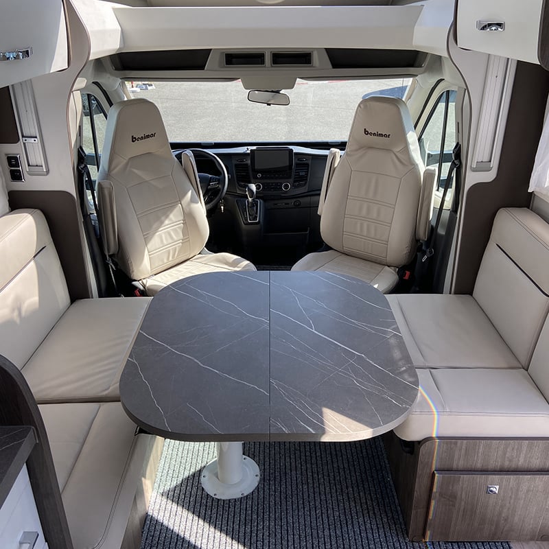 Profilé Benimar Tessoro T468 Spécial Edition espace salon