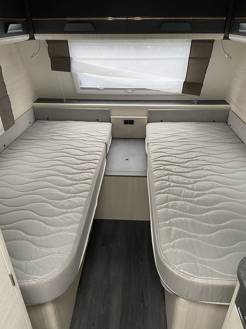 Caravane Caravelair Artica 492 espace couchage