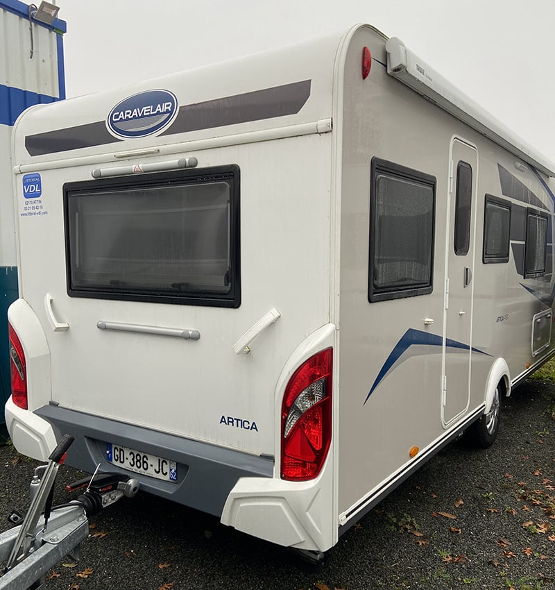 Caravane Caravelair Artica 492 profil arrière droit