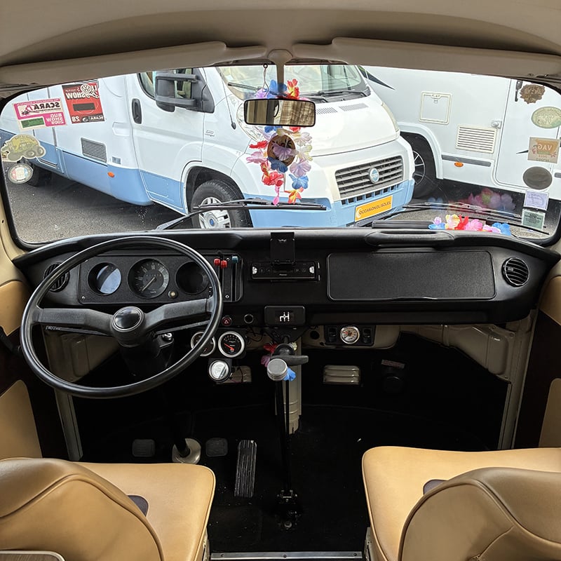 Fourgon Combi VW T2 Devon cabine de pilotage