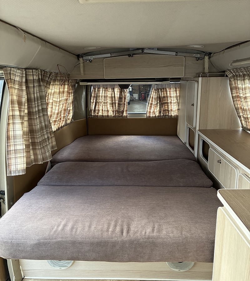 Fourgon Combi VW T2 Devon espace couchage
