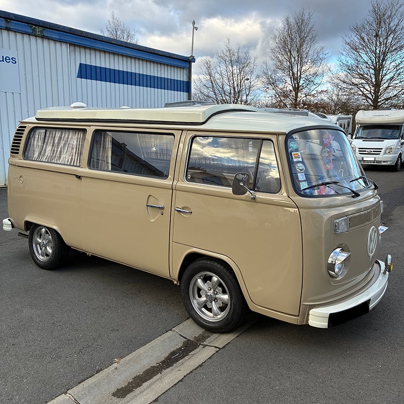 Fourgon Combi VW T2 Devon profil avant droit