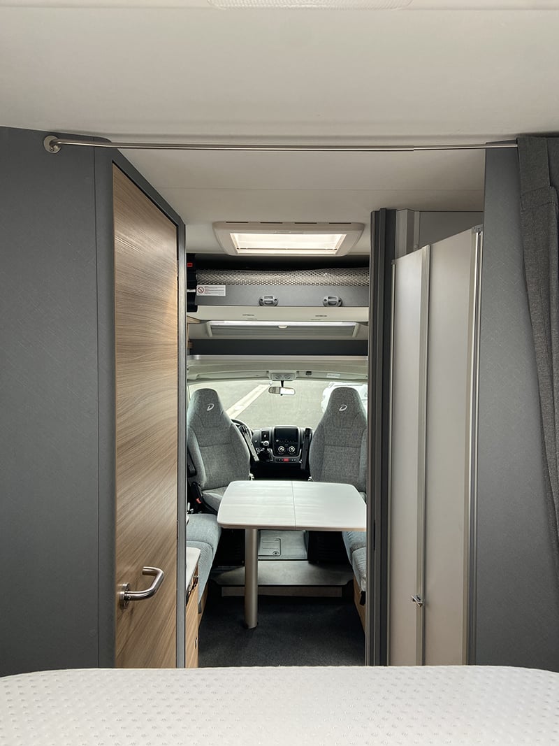 Profilé Detlheffs Just 90 T7052 DBL vue intérieure salon