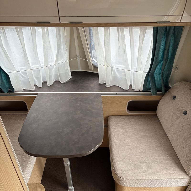 Caravane Eriba Touring 430 - 60e Edition espace salon
