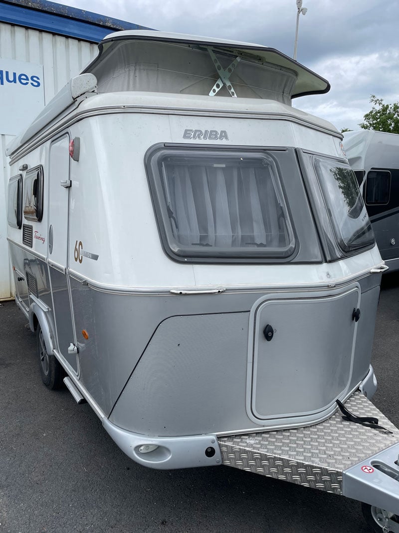 Caravane Eriba Triton 430 - 60e édition profil avant droit