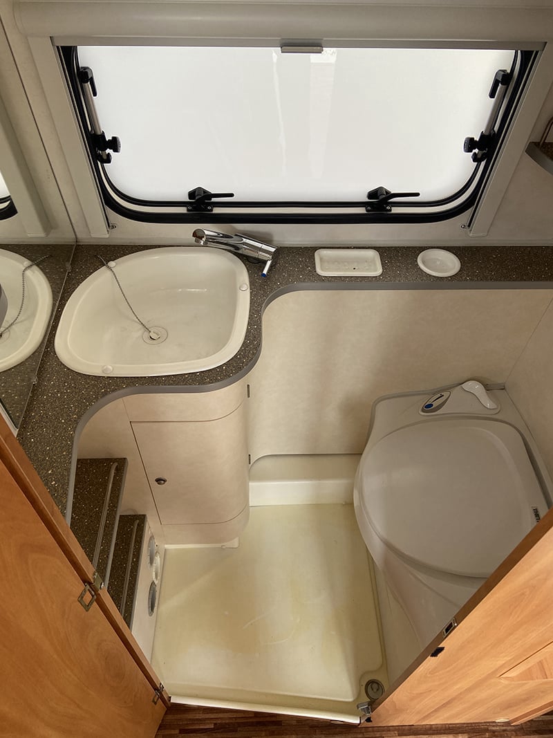 Caravane Eriba Troll 530 GT sanitaire