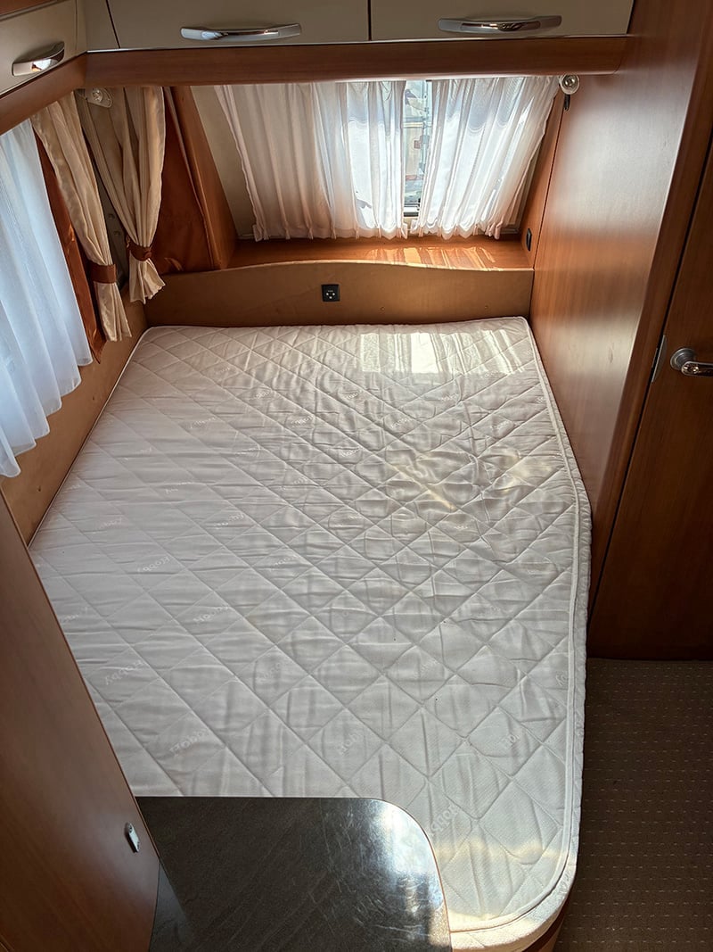 Caravane Hobby 495 uf espace couchage