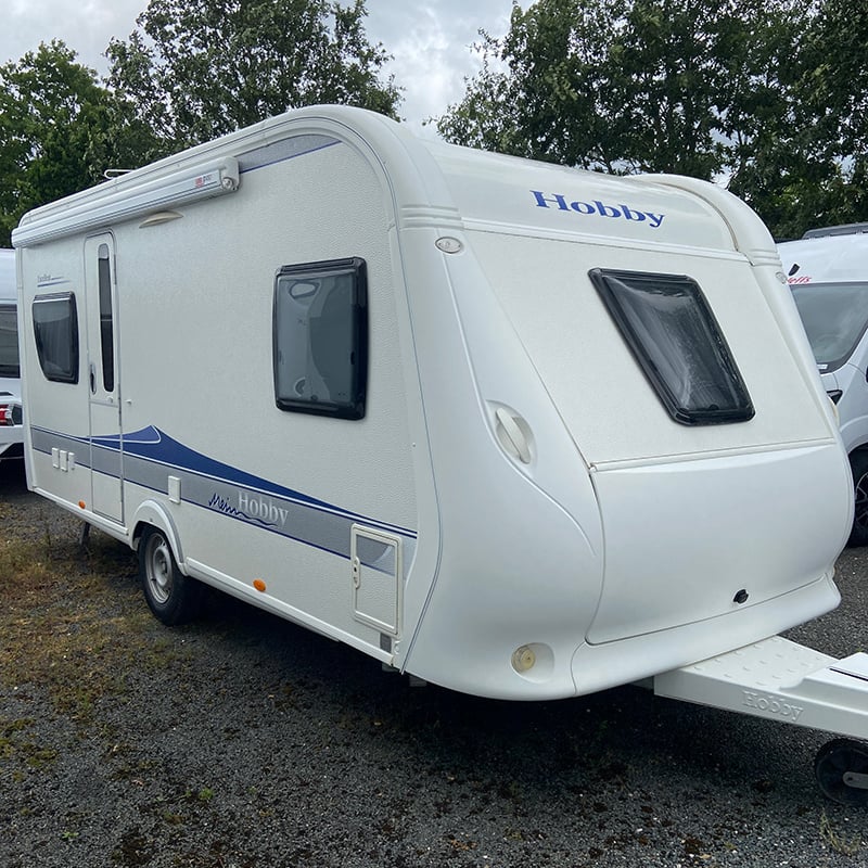 Caravane Hobby 495 uf profil avant droit