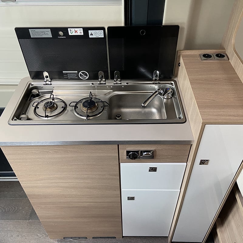 Fourgon Laika Kosmo 5.4 espace cuisine