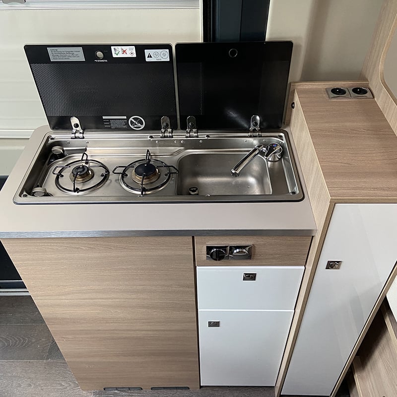 Fourgon Laika Kosmo 5.4 espace cuisine