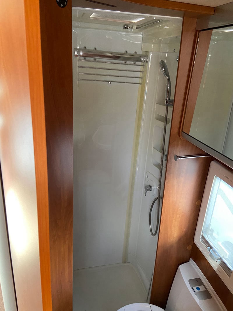 Intégral Laika Kreos 3008 espace douche