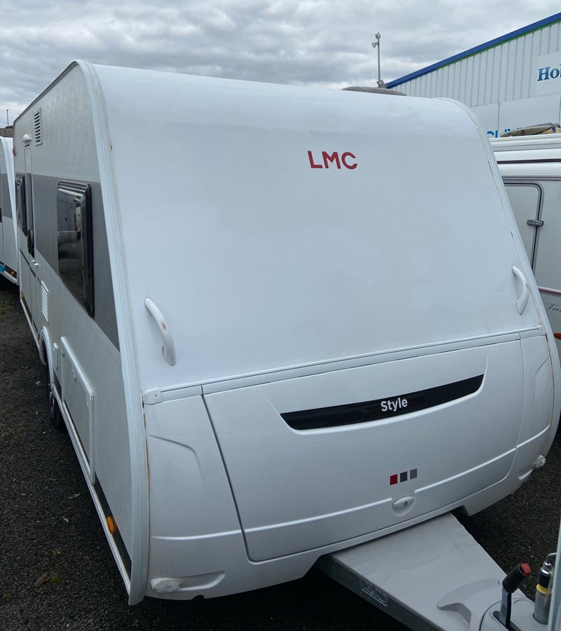 Caravane LMC Style 440 D face avant