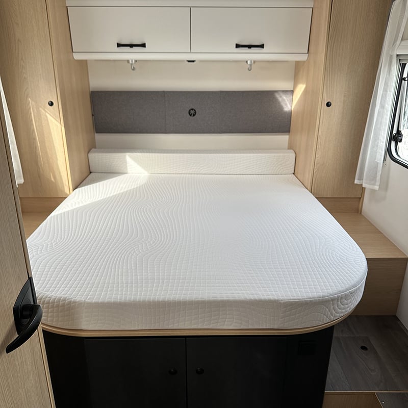 Intégral Sunlight i69L espace couchage