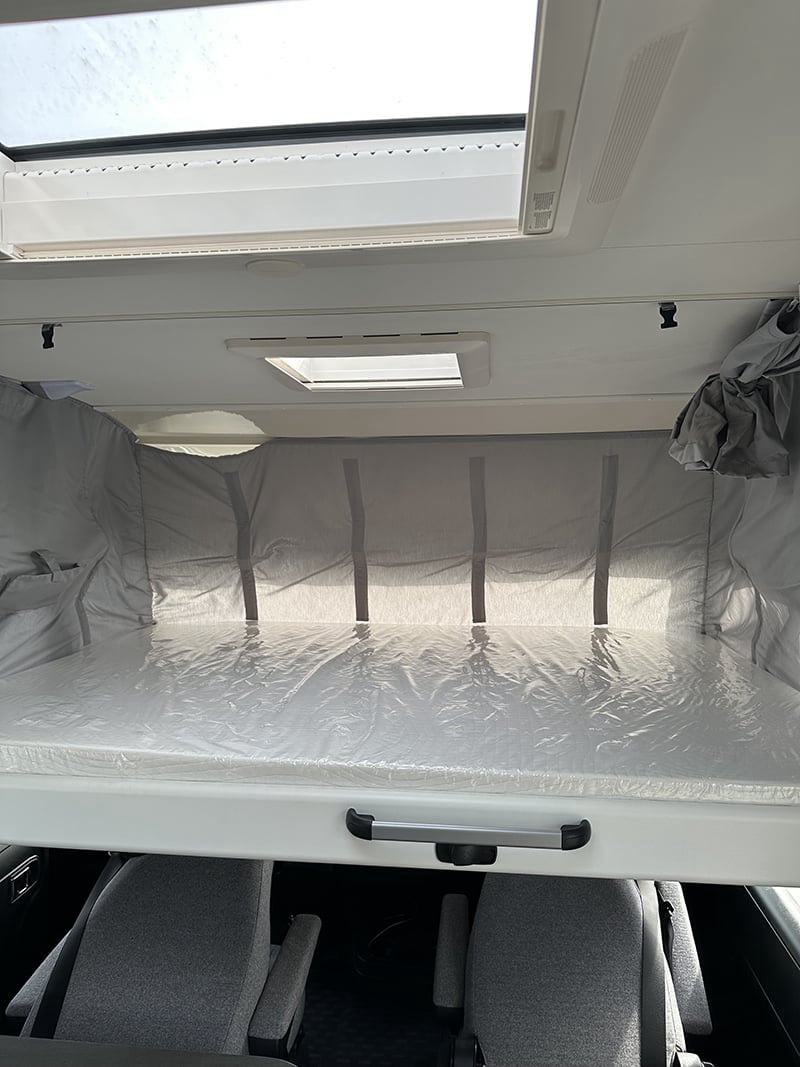 Intégral Sunlight i69L lit dinette