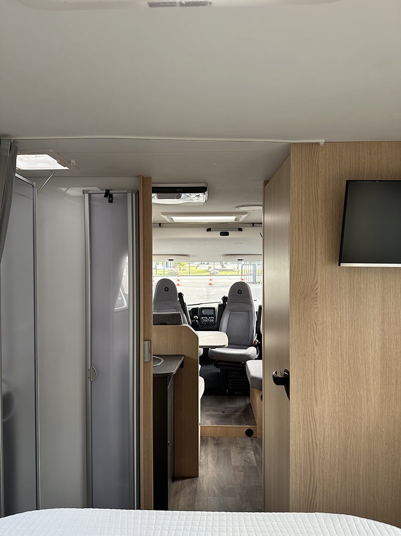 Intégral Sunlight i69L vue intérieur cabine