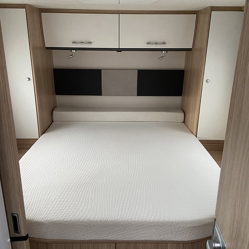 Profilé Sunlight T69 LC Adventure Line espace couchage