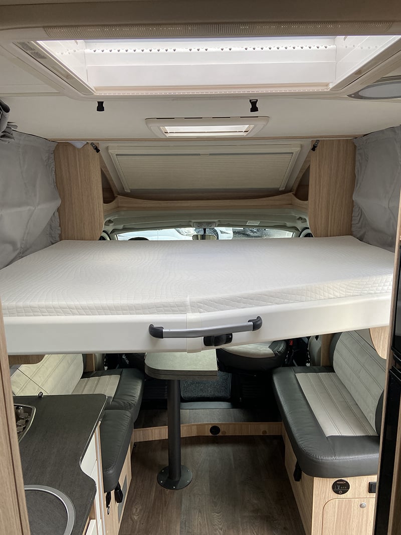 Profilé Sunlight T69 LC Adventure Line Lit dinette