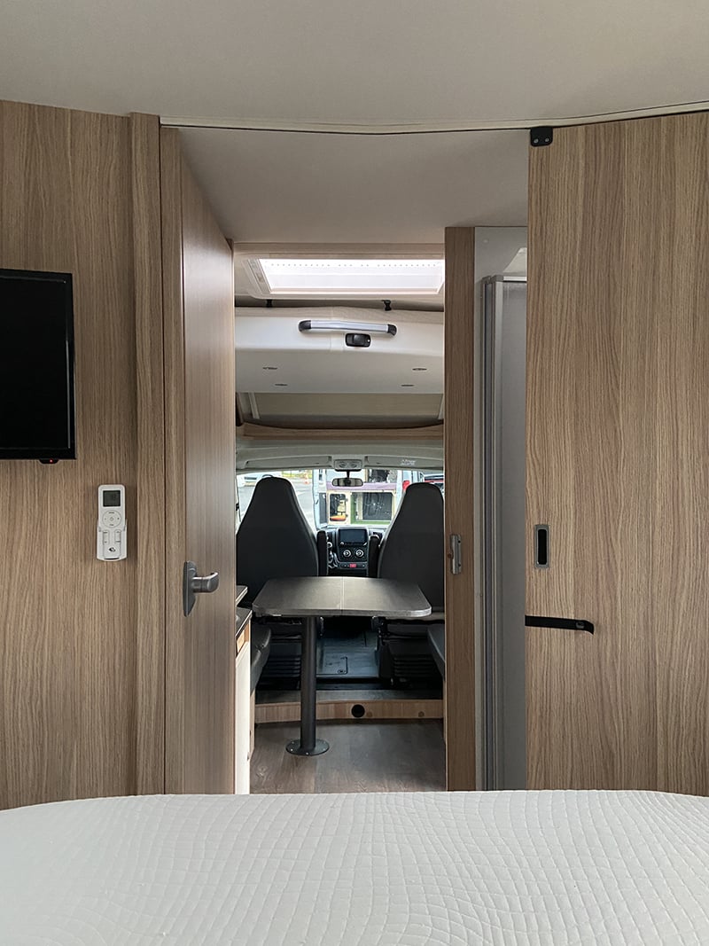 Profilé Sunlight T69 LC Adventure Line vue intérieure cabine