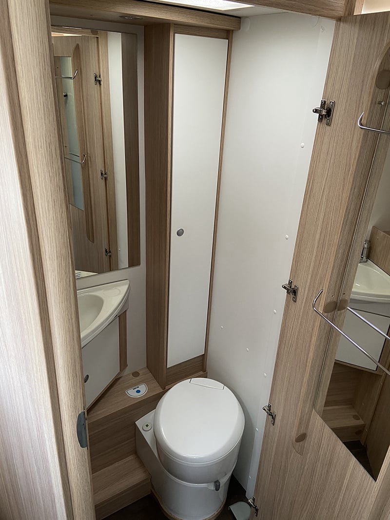 Profilé Sunlight T69 LC Active espace sanitaire