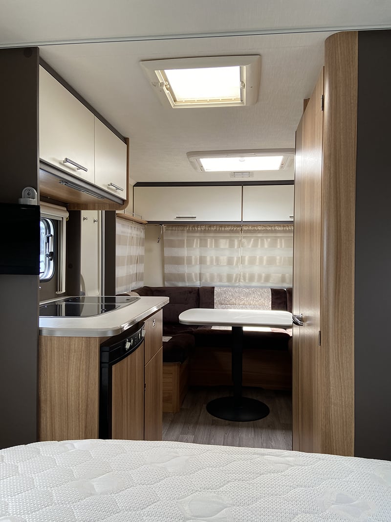Caravane Steckeman Starlett 480 CP Confort vue intérieure salon