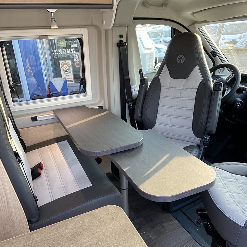 Sunlight Cliff 540 RT Adventure autre vue espace salon